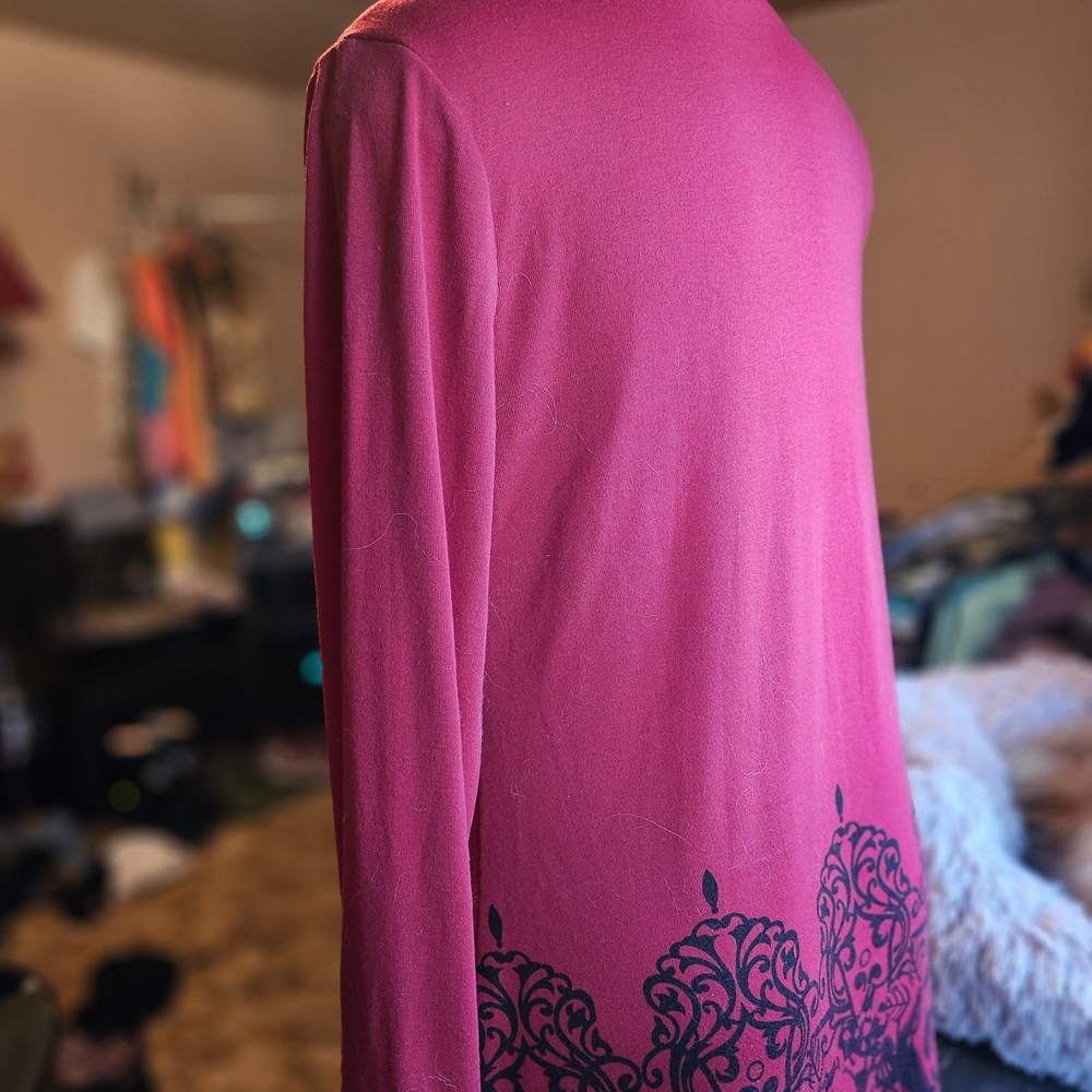 Elegant Red Women's Top with Button Detail - Picture 2 of 3